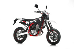 125ccオフとモタードが新車で買える Swmから Rs125r Sm125r の国内販売が決定 Clicccar Com