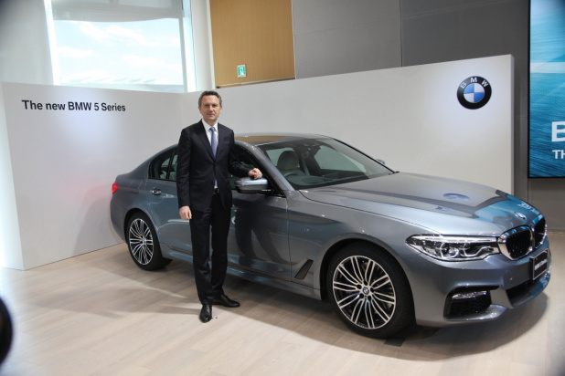 「歴代モデルも集結!!  Eクラスを超える脅威のCd値0.22を達成した新型BMW5シリーズ」の1枚目の画像