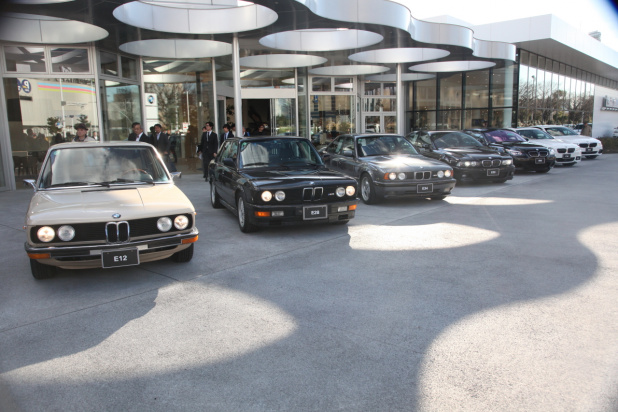 「歴代モデルも集結!!  Eクラスを超える脅威のCd値0.22を達成した新型BMW5シリーズ」の24枚目の画像
