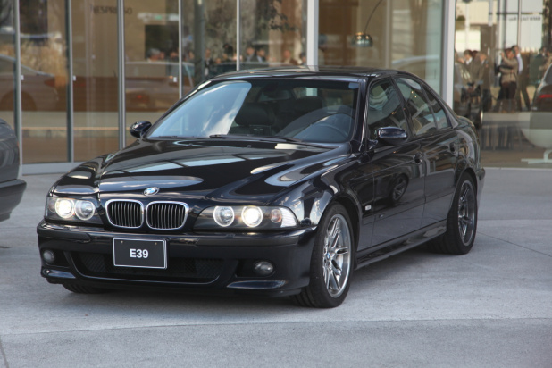 「歴代モデルも集結!!  Eクラスを超える脅威のCd値0.22を達成した新型BMW5シリーズ」の21枚目の画像