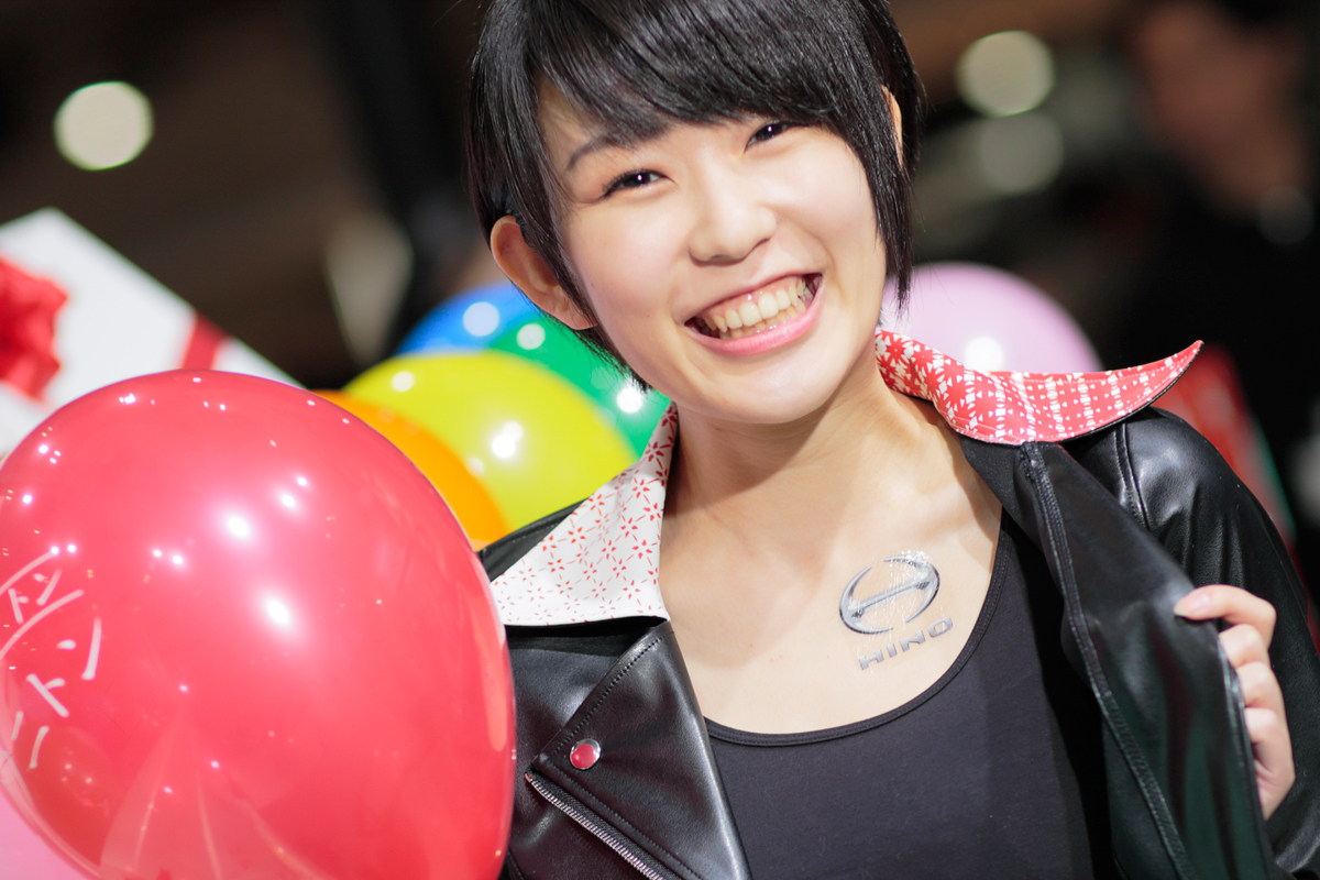 51 画像 東京オートサロン17 厳選美女 歩きまくる ショートヘアの和風美人 Hino Clicccar Com
