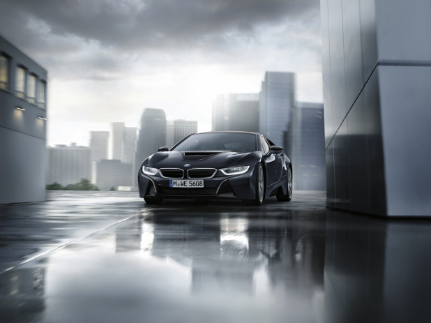 「4台限定！BMW i8の限定車「BMW i8 Protonic Dark Silver」は2242万円」の6枚目の画像