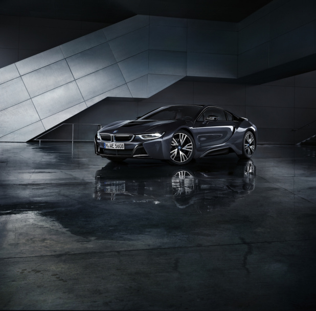 「4台限定！BMW i8の限定車「BMW i8 Protonic Dark Silver」は2242万円」の3枚目の画像