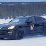 ついに姿を見せた！ポルシェのスーパーEV「ミッションE」 - porsche-cayenne-coupe-mule-5