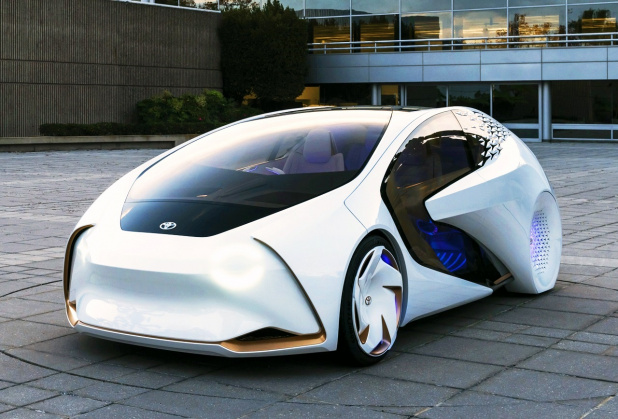 「クルマの未来はこうなる!? トヨタが「ナイト2000」を彷彿させるコンセプトカーを公開！」の1枚目の画像
