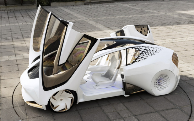「クルマの未来はこうなる!? トヨタが「ナイト2000」を彷彿させるコンセプトカーを公開！」の5枚目の画像