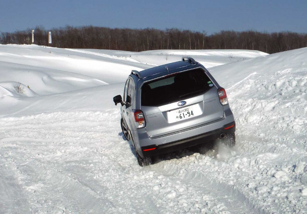 「アウトバックとフォレスター、乗りやすいのはどっち？ スバル・SUVの雪上対決！」の2枚目の画像