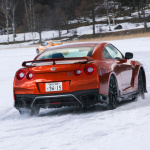 「570ps/637Nmの日産GT-Rを氷上で走らせるとどうなる？【日産 氷上・雪上試乗会】」の5枚目の画像ギャラリーへのリンク