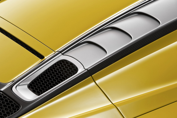「540psの5.2L V10自然吸気エンジンを積む新型「アウディR8スパイダー」が登場!! 価格は2618万円」の12枚目の画像