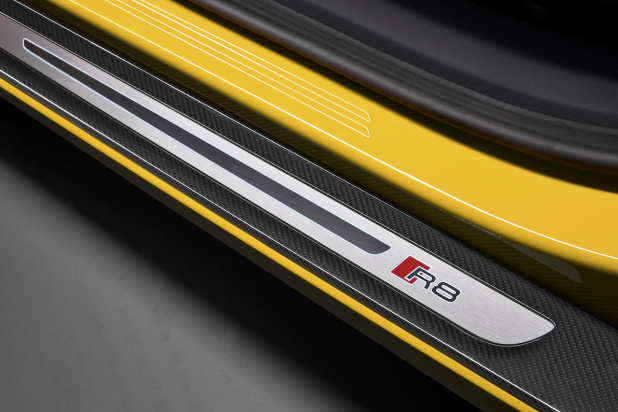 「540psの5.2L V10自然吸気エンジンを積む新型「アウディR8スパイダー」が登場!! 価格は2618万円」の13枚目の画像