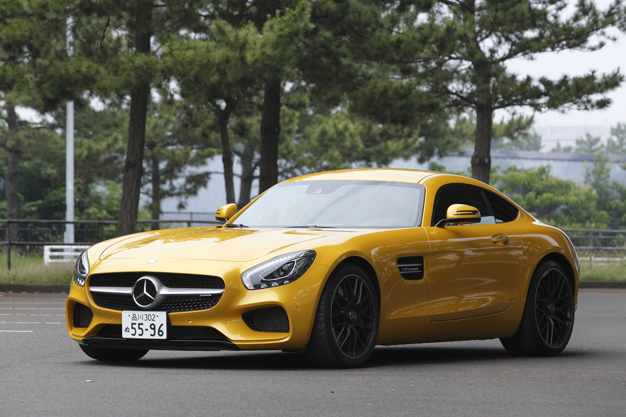 Amg Gt 画像 独身ライフを送る大人にオススメ 夜のドライブにぴったりの高級車5選 17年版 Clicccar Com