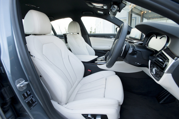 「【新型BMW5シリーズ試乗】内装の質感と居住性、積載性も見逃せない魅力」の15枚目の画像