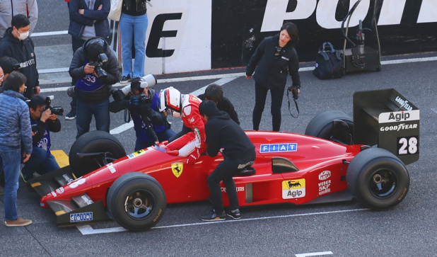 「鈴鹿モータースポーツファン感謝デーで「アレジ親子」がフェラーリ対決！」の4枚目の画像