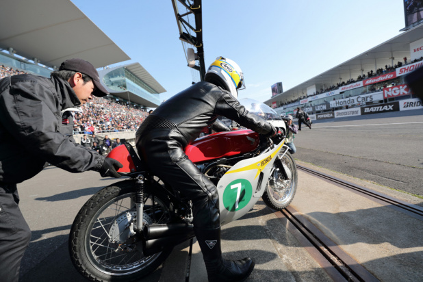 「「日本一速い男」が50年越しの夢・ロードレーサーに挑戦！」の9枚目の画像
