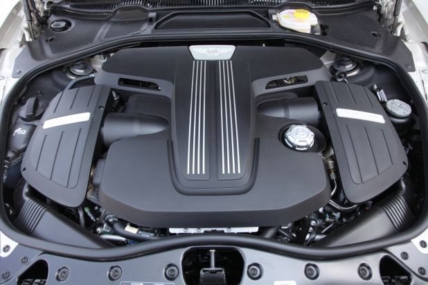 「「1台で何度も美味しい」操縦安定性と出力のバランスに秀でた「ベントレー・フライングスパー V8 S」」の3枚目の画像