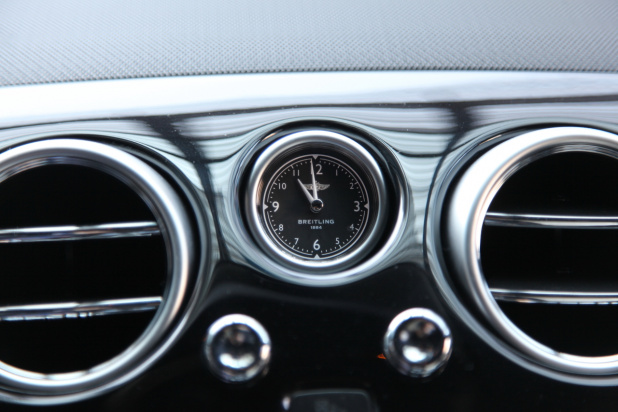 「スポーティな走りと内外装が魅力。ベントレー・フライングスパー V8 S」の8枚目の画像
