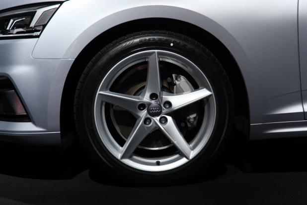 「歩行者検知の自動ブレーキを全車に標準装備したアウディA5シリーズは燃費性能も向上」の6枚目の画像