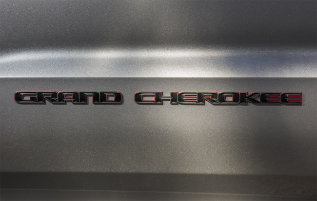 「悪路走行を得意とするジープ・グランドチェロキーの限定車「トレイルホーク」が発売」の13枚目の画像