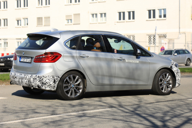 「日本発売から2年半足らず。BMW2シリーズ アクティブツアラーにもう改良新型！」の7枚目の画像