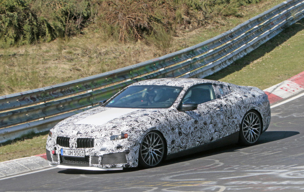 「ニュルに新怪物！BMW史上最強クーペ、600馬力の「M8」をスクープ」の4枚目の画像