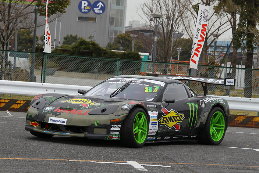 迫力のスタイルとエンジンサウンドでドリフト！D1GPにコルベットが参戦