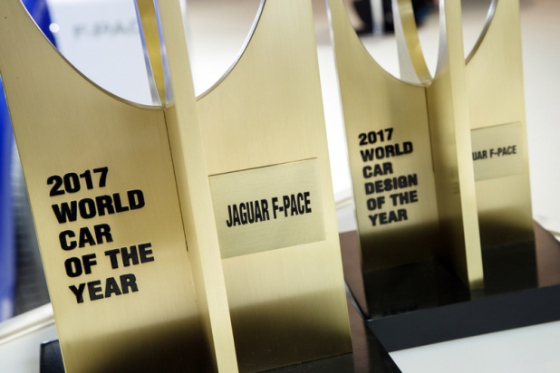 「ジャガー初のSUV「F-PACE」が「ワールド・カー・オブ・ザ・イヤー 2017」に選出。トヨタ・C-HRなどを抑えてデザイン部門も受賞」の3枚目の画像