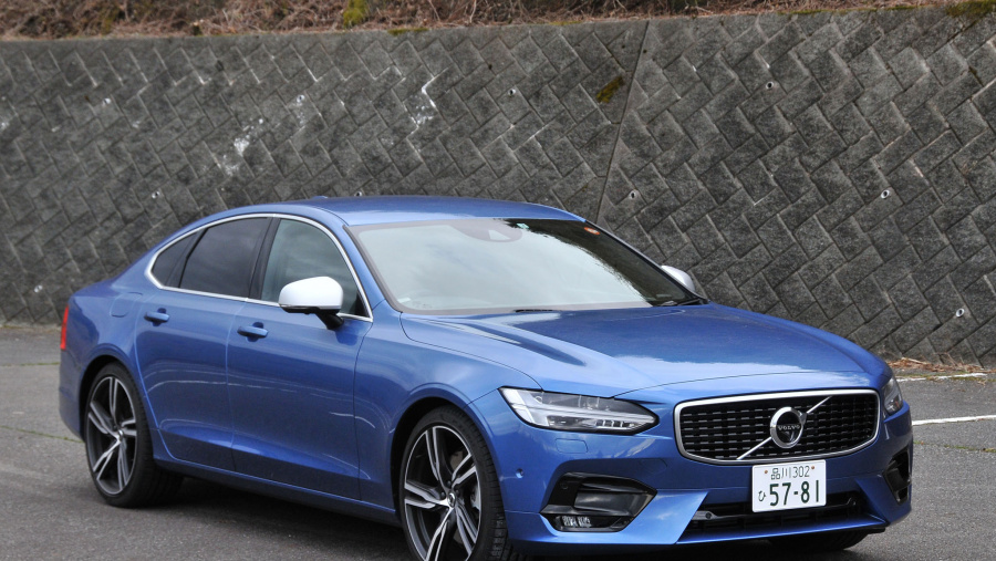 ボルボ最上級セダン ワゴンのrデザインは走りで選ぶ Volvo S90 V90 R Design試乗 Clicccar Com