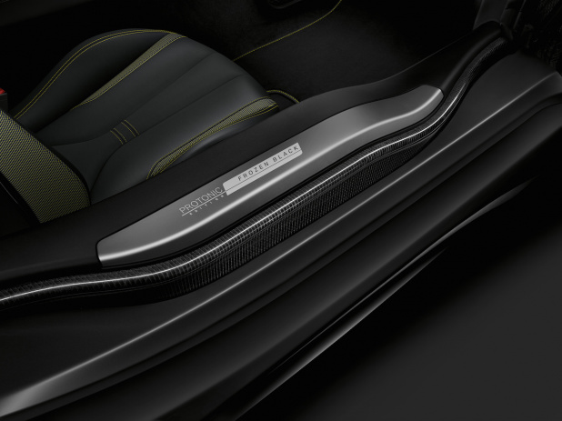 「BMW i8にマットカラーの20台限定車「BMW i8 Protonic Frozen Black」登場！　価格は2298万円!!」の6枚目の画像