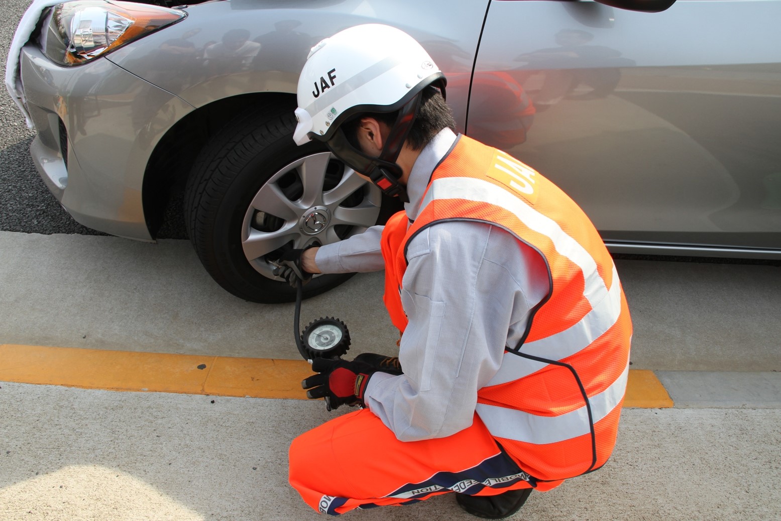 Gw中にjafが高速道路へ出動する理由トップは パンク パンクを防ぐための対策とは Clicccar Com