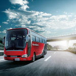 「三菱ふそう、国内向け新型大型観光バスにドライバーを監視する運転支援技術を装備」の1枚目の画像ギャラリーへのリンク