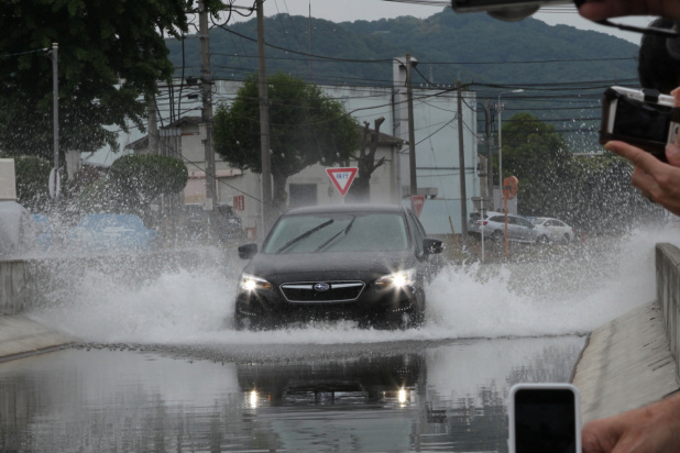 「64km/hオフセットクラッシュでもドアが開く！　SUBARUの次の目標「歩行者死亡事故の軽減」は達成するか？」の8枚目の画像