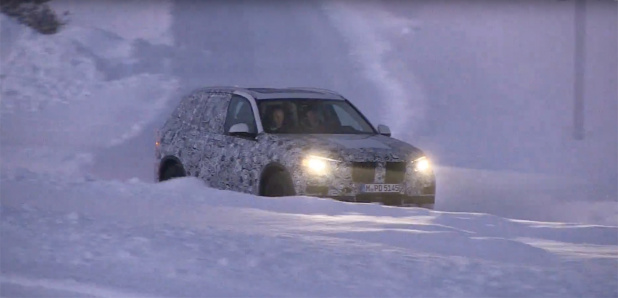 「豪雪で爆走のBMW X5次期型、実車は意外とクーペっぽい!?」の4枚目の画像