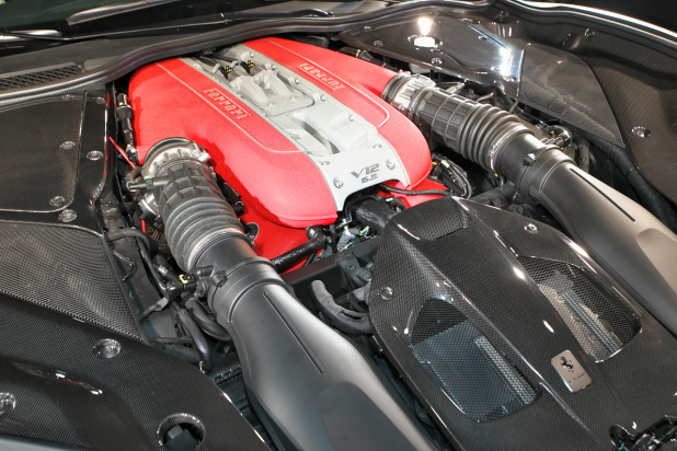 「生産車両で世界一の800psのV12エンジンを搭載したフェラーリ812スーパーファストを価格3910万円で発売！」の11枚目の画像
