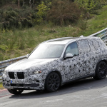「BMW X5次期型はグリルに存在感！V8モデルは最大463psと判明」の3枚目の画像ギャラリーへのリンク