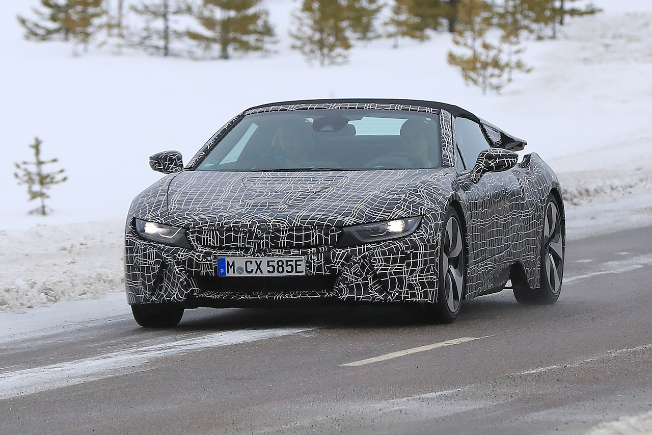 400馬力の強力バッテリーを搭載するbmw I8改良型は クーペとスパイダーが同時公開 Clicccar Com