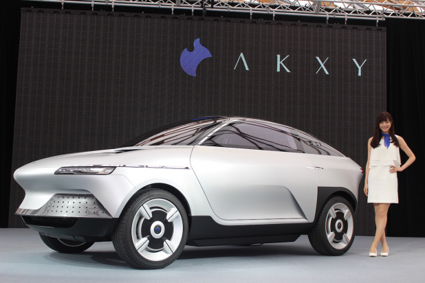 「旭化成が「走るEVコンセプトカー」の「AKXY（アクシー）」を初公開、同社の自動車技術、部品の見本市」の8枚目の画像