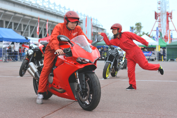 「今年は世界最速ピザ配達コスで参戦!? 鈴鹿サーキットの「BIKE!BIKE!BIKE!2017」に行ってきた！」の5枚目の画像