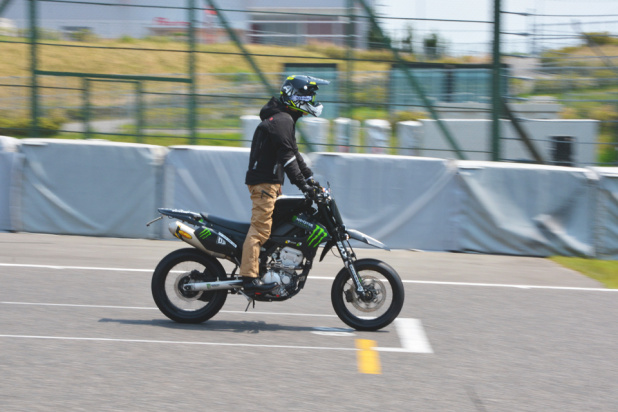 「今年は世界最速ピザ配達コスで参戦!? 鈴鹿サーキットの「BIKE!BIKE!BIKE!2017」に行ってきた！」の4枚目の画像