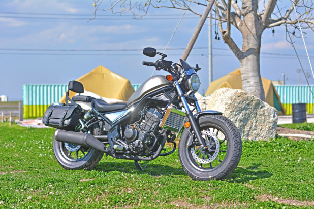 「雰囲気変わりすぎ!? 弄りたくなるバイク「ホンダ・rebel（レブル）250」のカスタムモデルがかっこいい！」の2枚目の画像