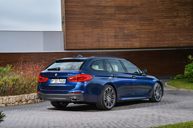 「新型エンジンを得てパフォーマンスアップと環境規制をクリア【BMW 5シリーズ ツーリング試乗】」の2枚目の画像