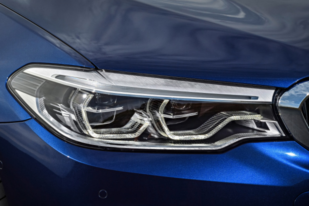 「新型エンジンを得てパフォーマンスアップと環境規制をクリア【BMW 5シリーズ ツーリング試乗】」の12枚目の画像