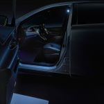 新型トヨタ・ハリアーに都会的な雰囲気が魅力の「モデリスタ」仕様が登場 - LEDスマートフットライト
