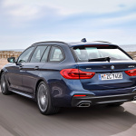 新型BMW5シリーズ・ツーリングが発売開始。部分自動運転技術を搭載して価格は650万円〜 - P90245021_highRes_the-new-bmw-5-series