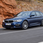 新型BMW5シリーズ・ツーリングが発売開始。部分自動運転技術を搭載して価格は650万円〜 - P90245026_highRes_the-new-bmw-5-series