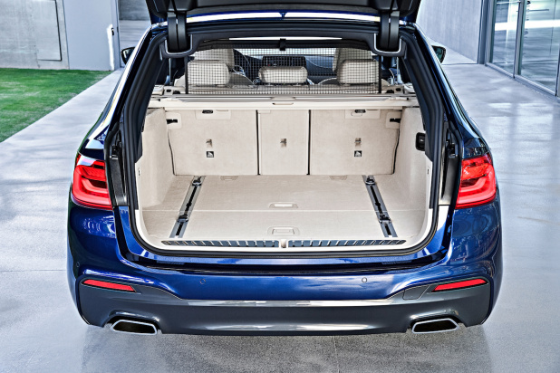 「新型BMW5シリーズ・ツーリングが発売開始。部分自動運転技術を搭載して価格は650万円〜」の7枚目の画像