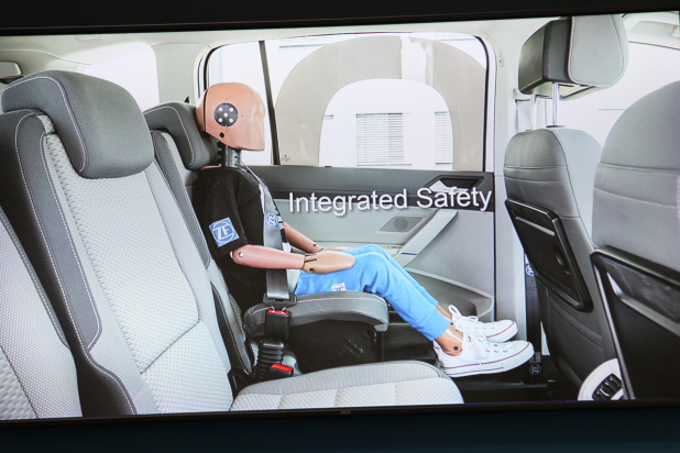 「ZFの最新ADAS（先進運転支援システム）搭載車「Vision Zero Vehicle」に試乗「どれもがすぐに実現してほしい」」の23枚目の画像
