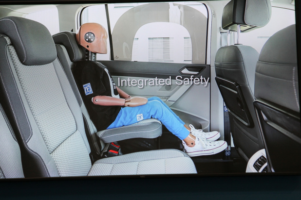 「ZFの最新ADAS（先進運転支援システム）搭載車「Vision Zero Vehicle」に試乗「どれもがすぐに実現してほしい」」の25枚目の画像