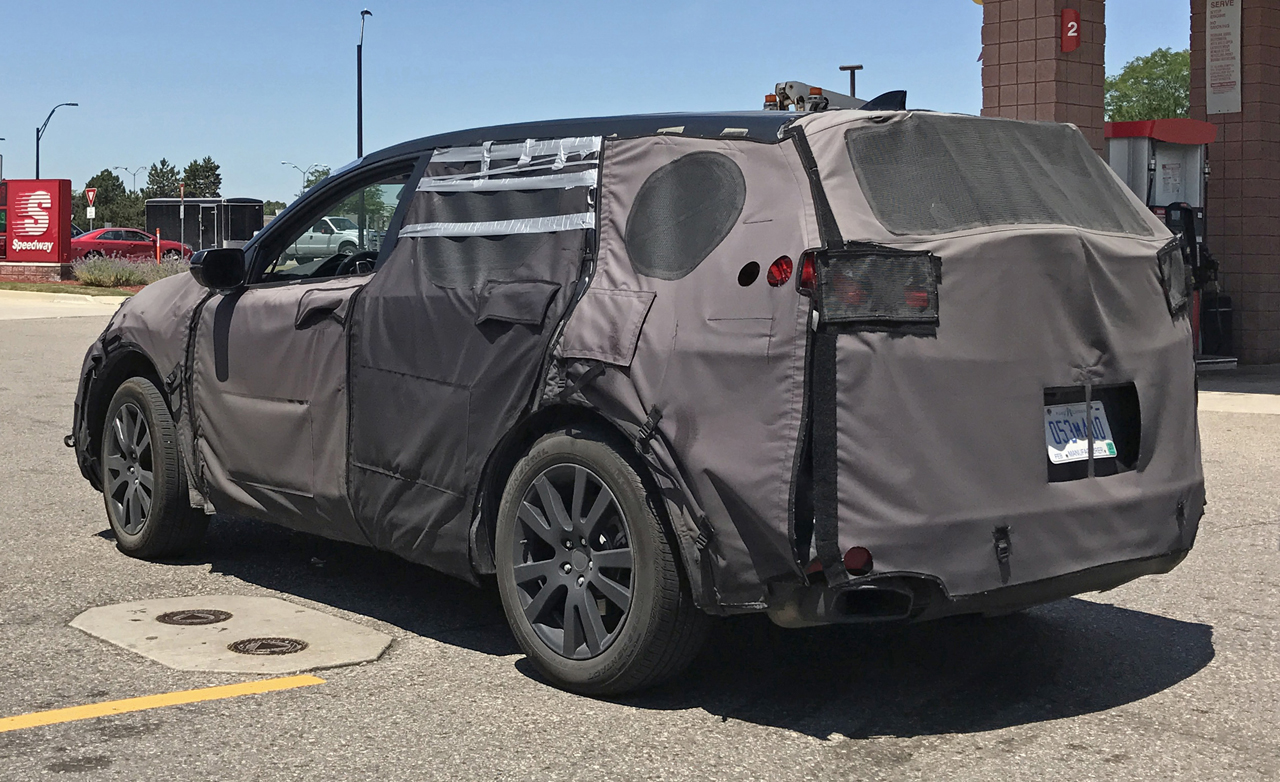 ドライバー激怒も撮影成功 ホンダ最新suv アキュラrdx 次期型をキャッチ Clicccar Com