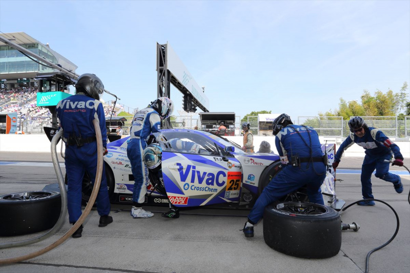 「【SUPER GT2017】GT300クラスはLEON CVSTOS AMGが優勝！ 第6戦 SUZUKA 1000km FINALは耐久レースらしい逆転劇」の11枚目の画像