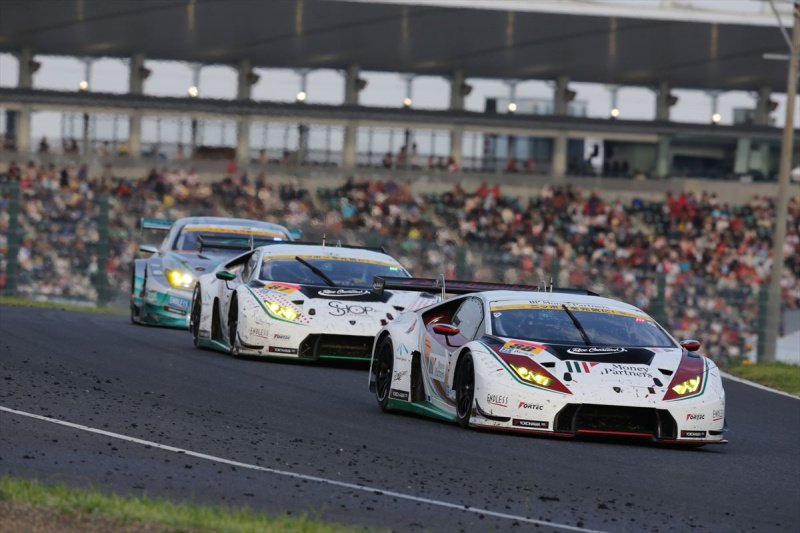 「【SUPER GT2017】GT300クラスはLEON CVSTOS AMGが優勝！ 第6戦 SUZUKA 1000km FINALは耐久レースらしい逆転劇」の24枚目の画像